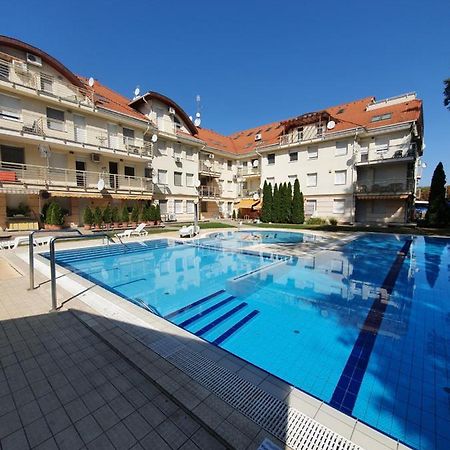 Relax Wellness Studio Hajduszoboszlo Leilighet Eksteriør bilde
