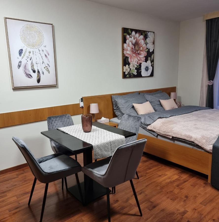 Relax Wellness Studio Hajduszoboszlo Leilighet Eksteriør bilde