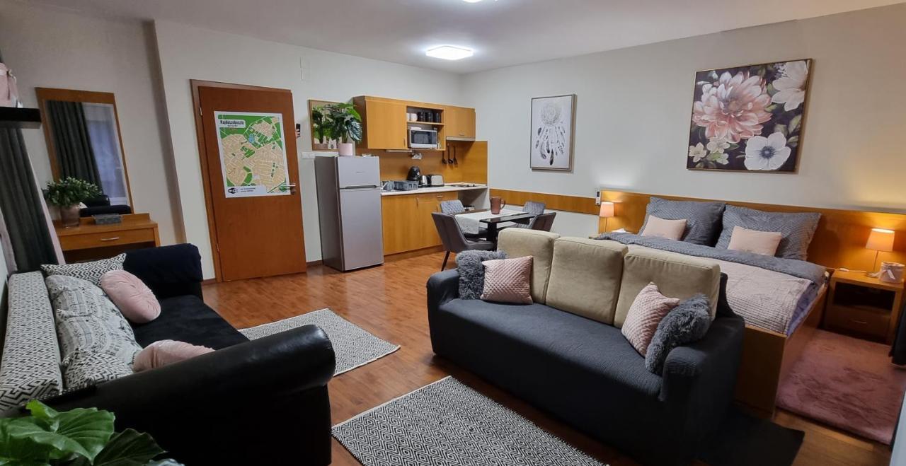 Relax Wellness Studio Hajduszoboszlo Leilighet Eksteriør bilde