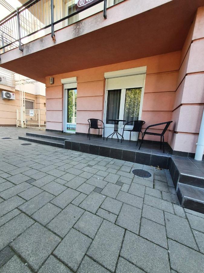 Relax Wellness Studio Hajduszoboszlo Leilighet Eksteriør bilde